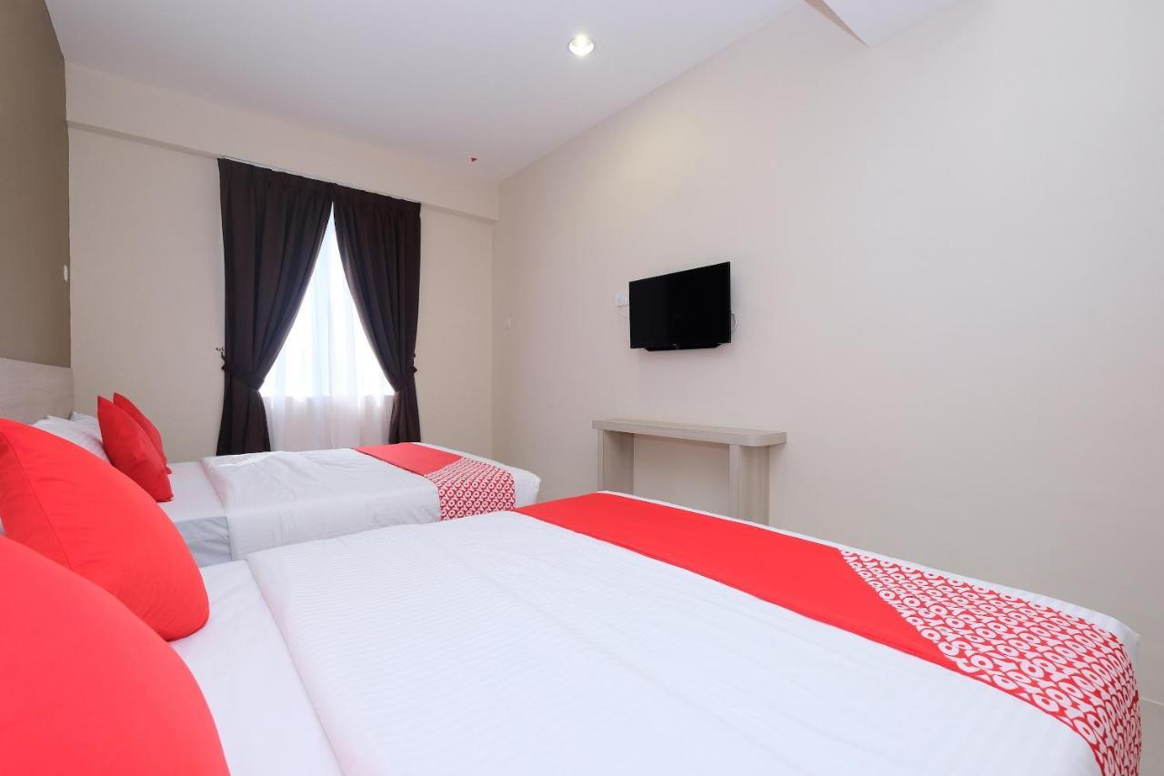 Super Oyo 43935 Mancalin Hotel Куантан Экстерьер фото