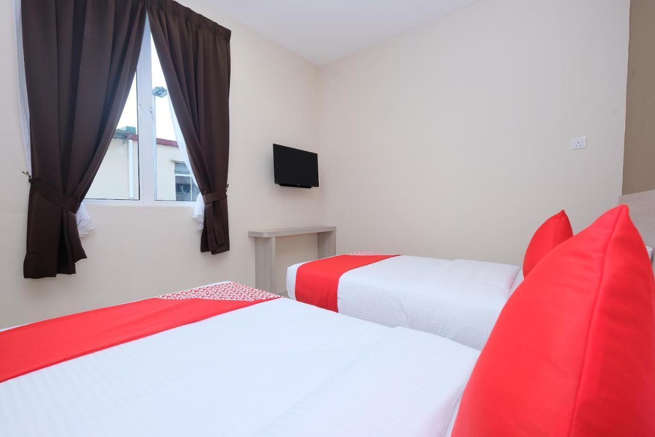 Super Oyo 43935 Mancalin Hotel Куантан Экстерьер фото