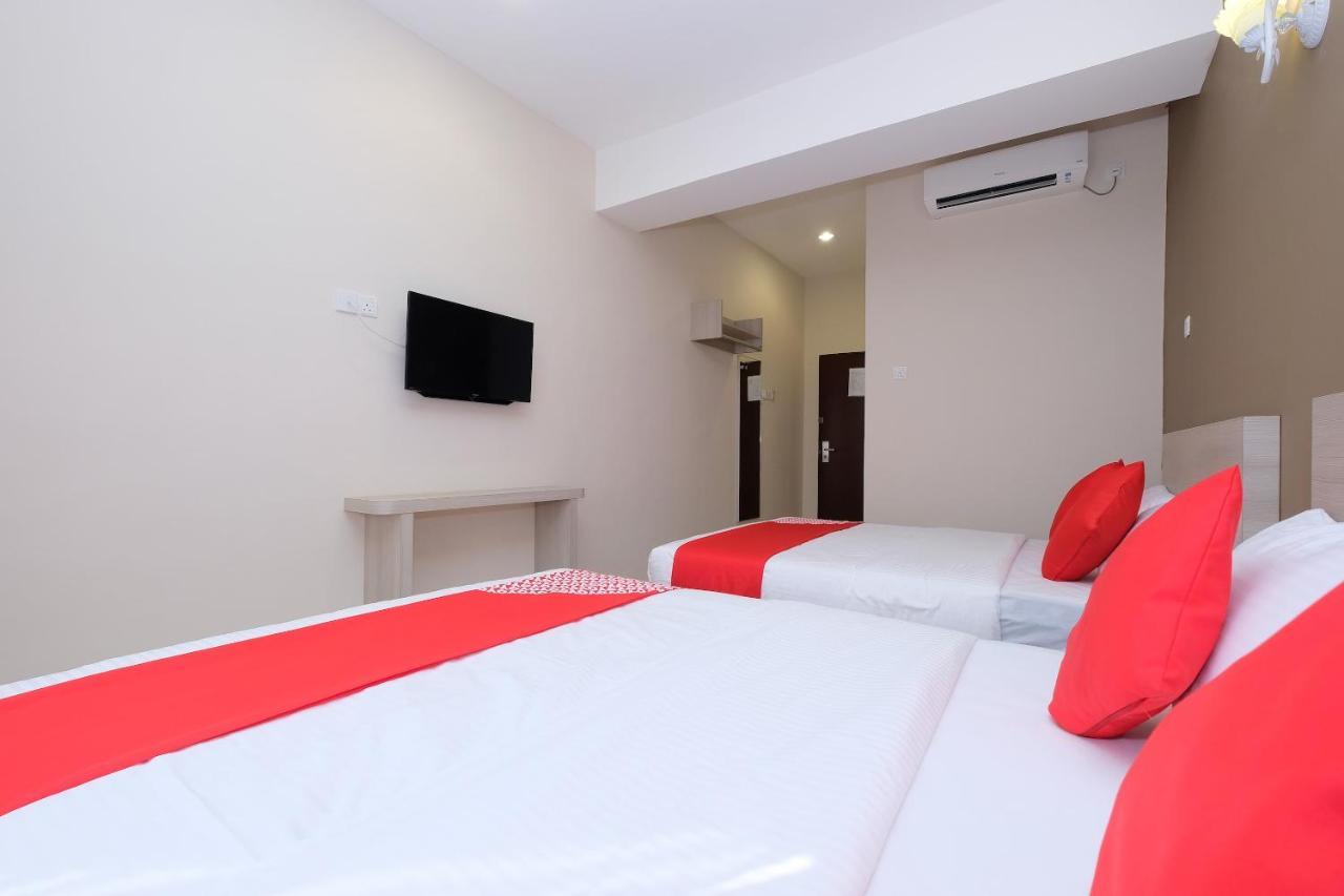 Super Oyo 43935 Mancalin Hotel Куантан Экстерьер фото