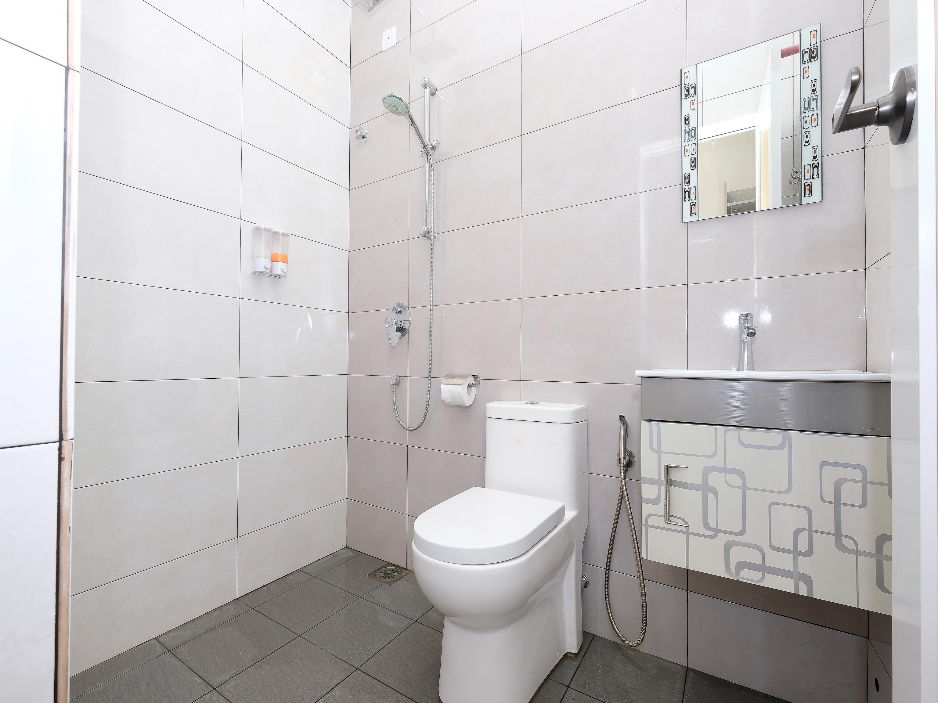 Super Oyo 43935 Mancalin Hotel Куантан Экстерьер фото