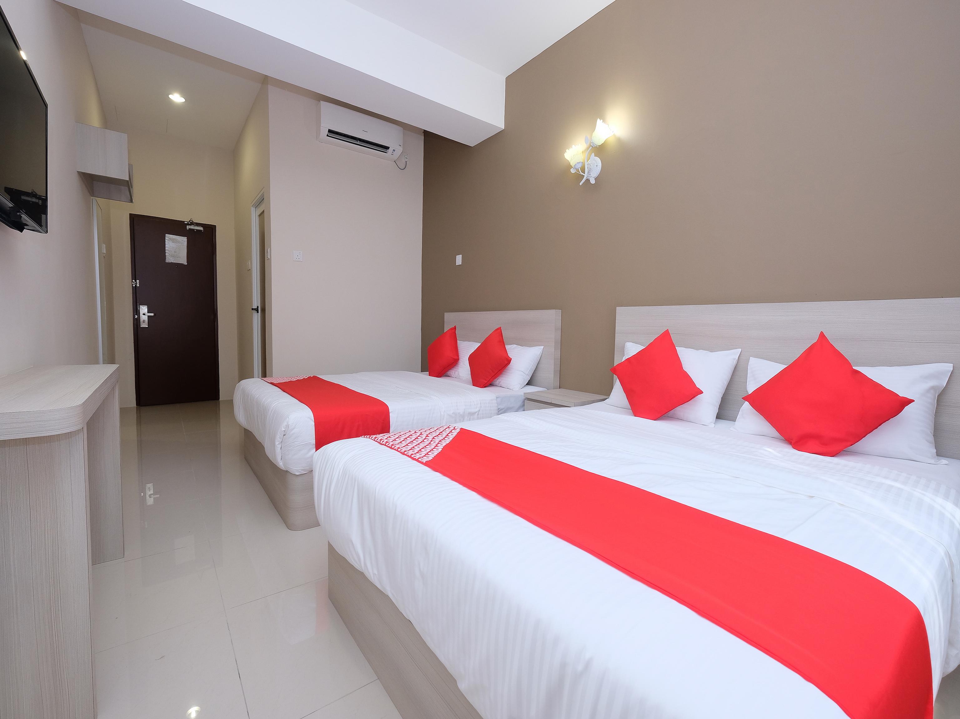 Super Oyo 43935 Mancalin Hotel Куантан Экстерьер фото