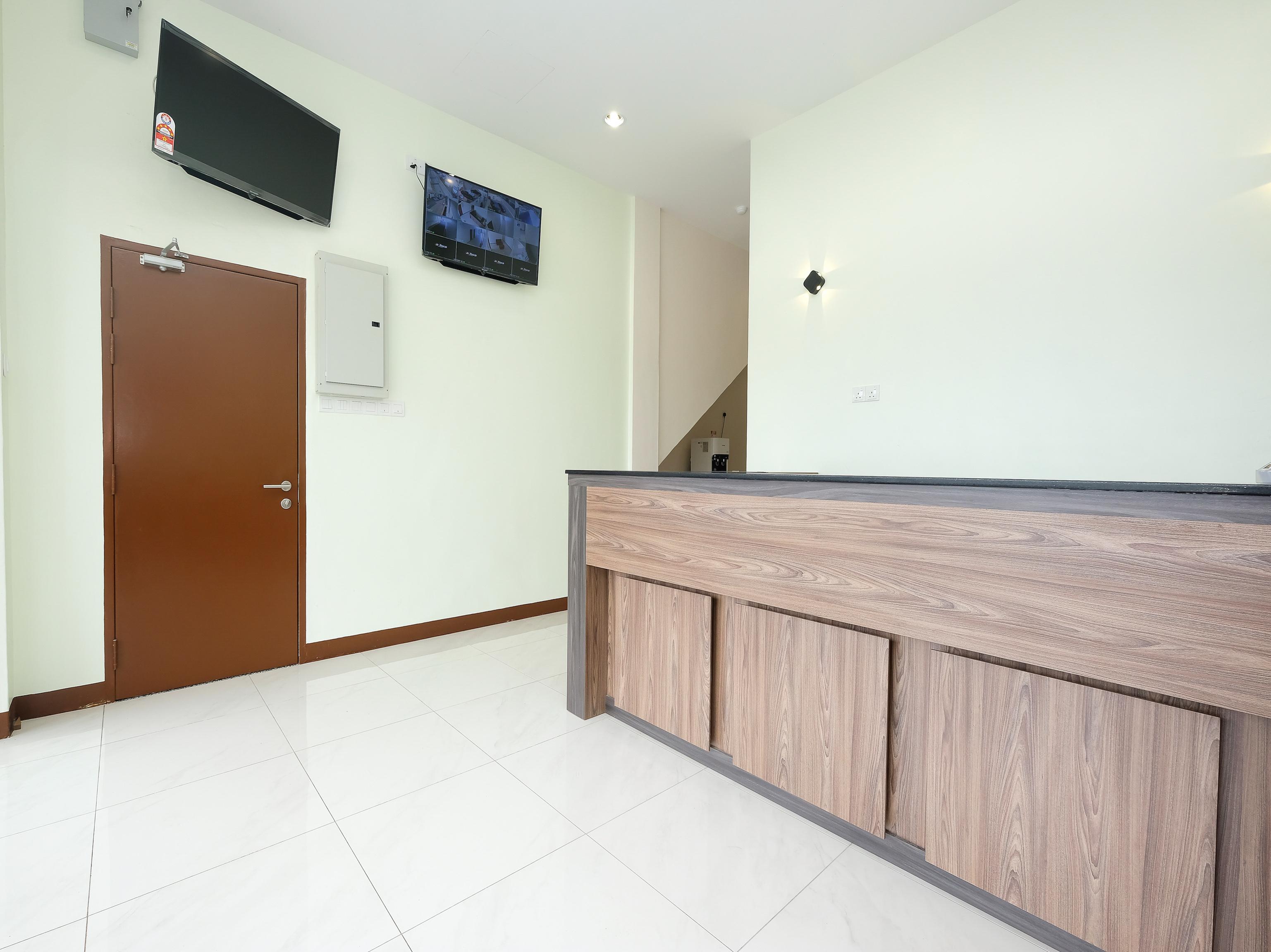 Super Oyo 43935 Mancalin Hotel Куантан Экстерьер фото