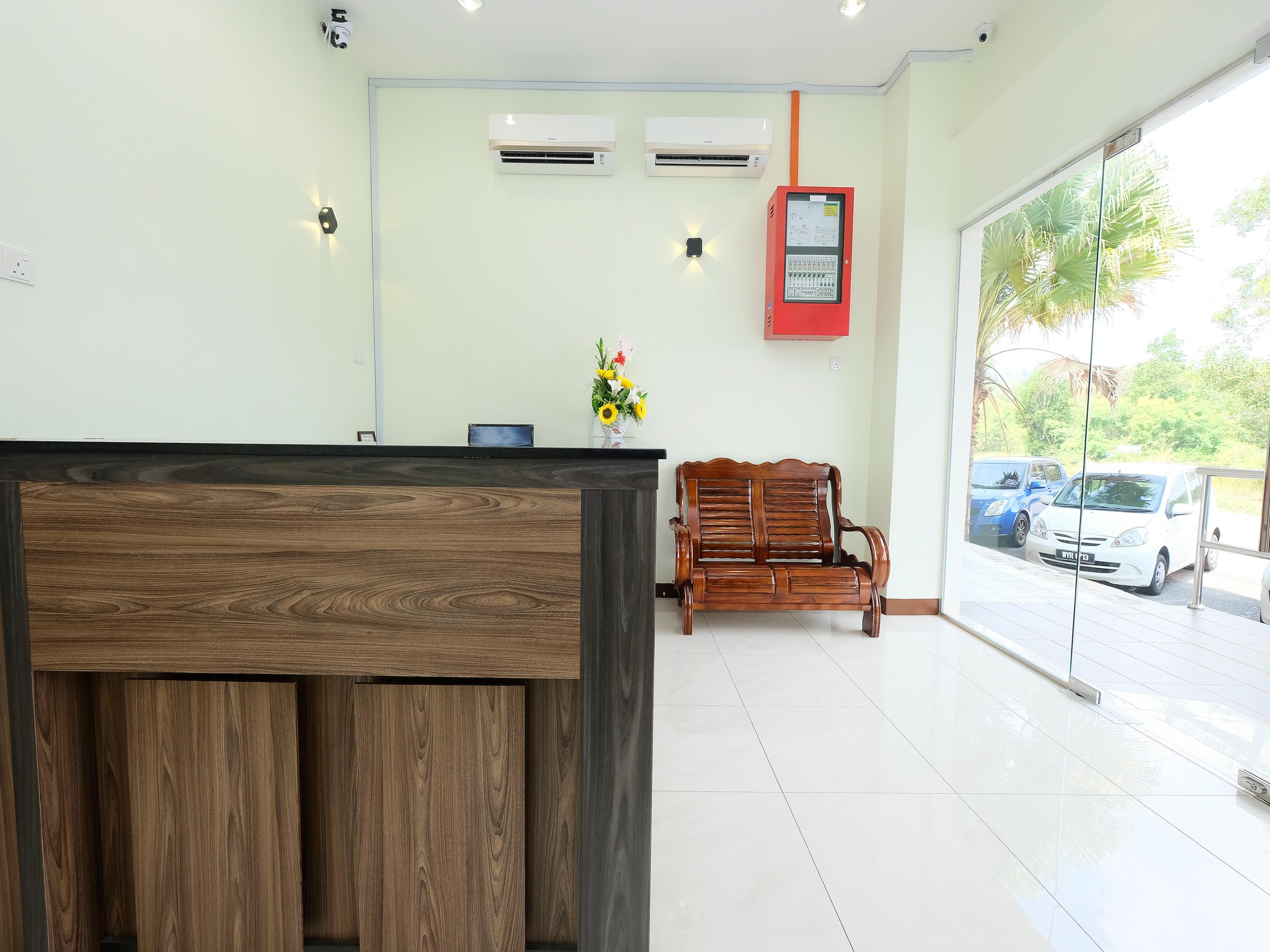 Super Oyo 43935 Mancalin Hotel Куантан Экстерьер фото